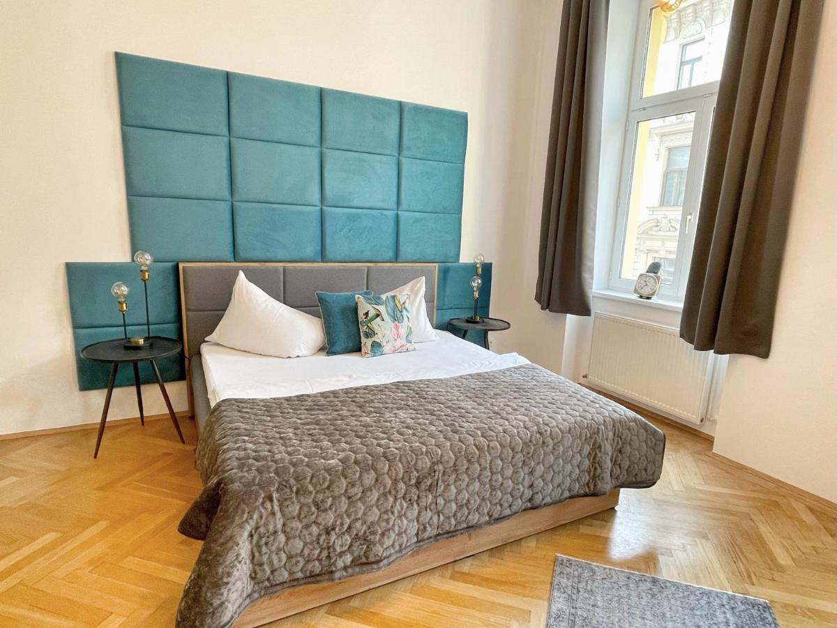 Loft2be, Loft For 8 Appartement *