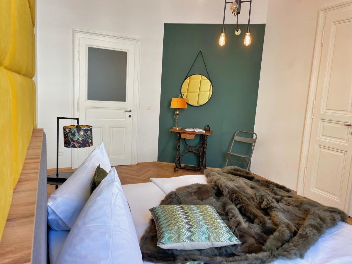 Loft2be, Loft For 8 *